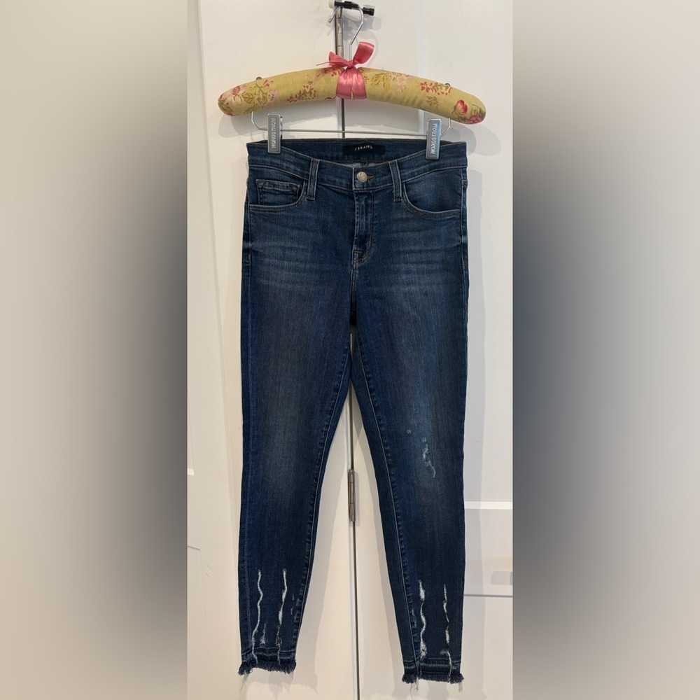 J Brand Relic Skinny Distressed Jeans. Size 27